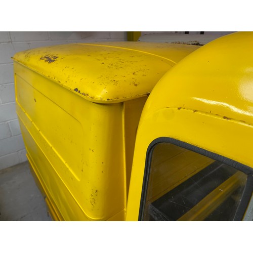 124 - 1972 Vespa Van
Being sold without reserve
Registration number BNL 827K
Yellow
This was used for a nu... 