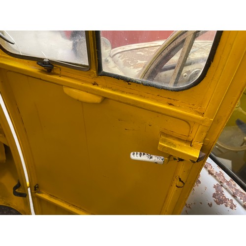 124 - 1972 Vespa Van
Being sold without reserve
Registration number BNL 827K
Yellow
This was used for a nu... 