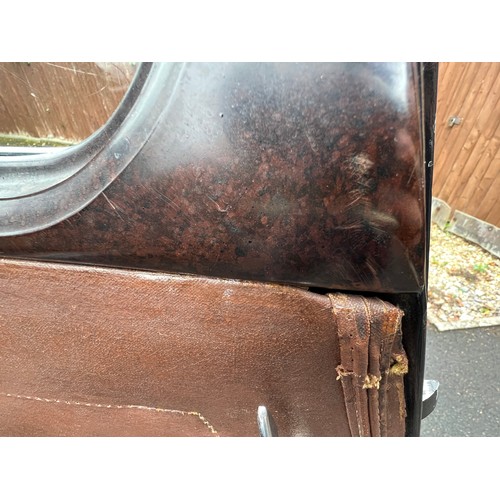 44 - 1939 Morris 8E Saloon
Registration number TFF 296
Black with brown leather interior
Current owner fo... 