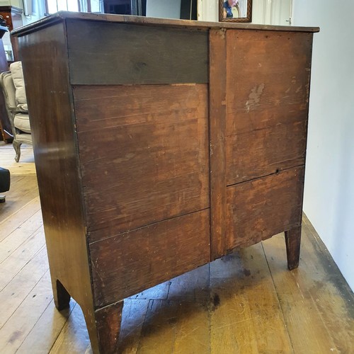 552 - A 19th century mahogany bow front chest, having two long and three short drawers, 105 cm wide, and a... 