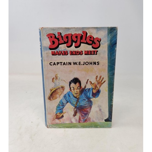 13 - Johns (Capt W E), Biggles Makes Ends Meet, and assorted Biggles books (box)