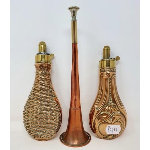 269 - A Victorian basket weave powder flask, 20 cm, another similar and a copper hunting horn (3)