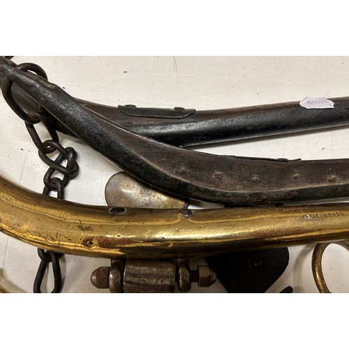 247 - A pair of brass hames, 83 cm wide, and a pair of wrought iron hames, 74 cm wide (4)