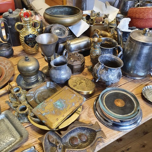 443 - Assorted ceramics, books, pictures and sundries (qty)