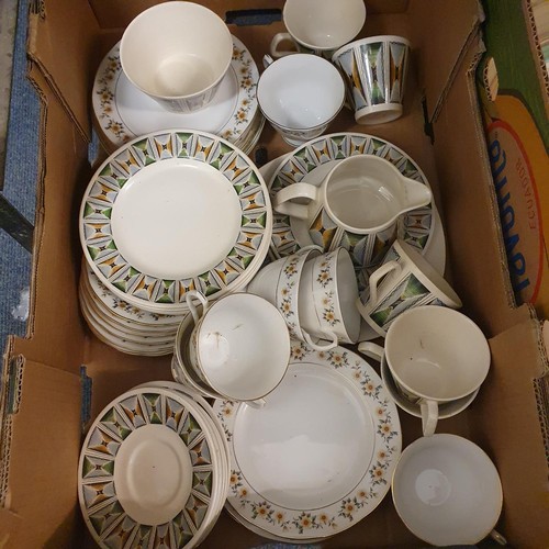 342 - A Susie Cooper part dinner service, assorted ceramics and other items (5 boxes)