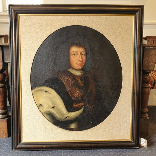 199 - English school, 18th century, a half lenght portrait of a gentleman, oval, oil on canvas board, 74 x... 