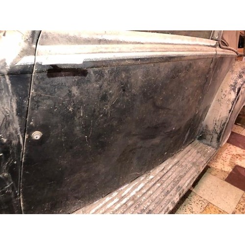 19 - 1935 Bentley 3.5 Litre Thrupp & Maberly DHC
Registration number HDV 278
Chassis number B-8-DG
Black ... 