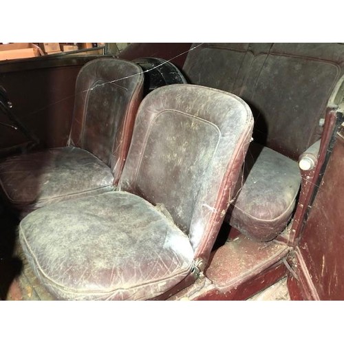 19 - 1935 Bentley 3.5 Litre Thrupp & Maberly DHC
Registration number HDV 278
Chassis number B-8-DG
Black ... 