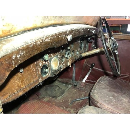 19 - 1935 Bentley 3.5 Litre Thrupp & Maberly DHC
Registration number HDV 278
Chassis number B-8-DG
Black ... 