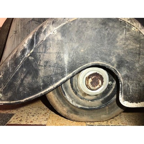 19 - 1935 Bentley 3.5 Litre Thrupp & Maberly DHC
Registration number HDV 278
Chassis number B-8-DG
Black ... 