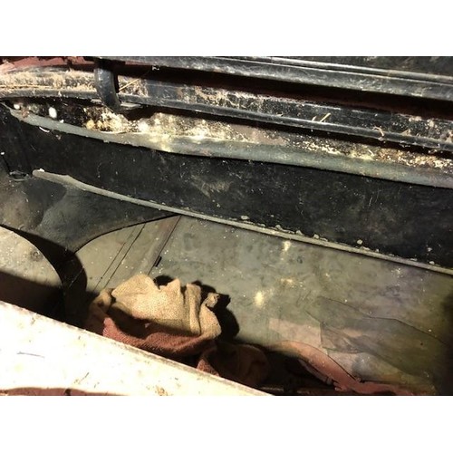 19 - 1935 Bentley 3.5 Litre Thrupp & Maberly DHC
Registration number HDV 278
Chassis number B-8-DG
Black ... 