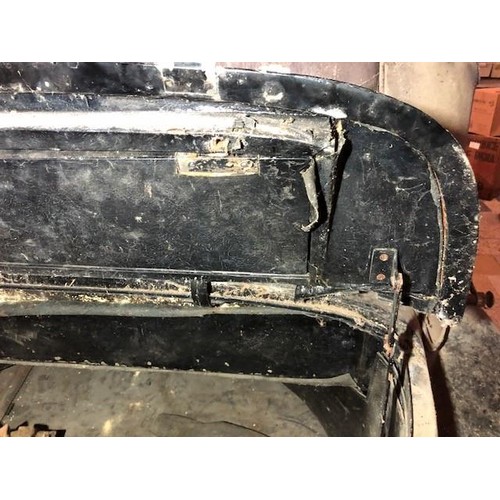 19 - 1935 Bentley 3.5 Litre Thrupp & Maberly DHC
Registration number HDV 278
Chassis number B-8-DG
Black ... 