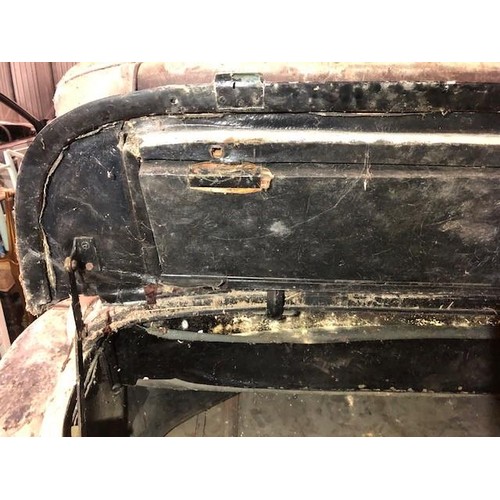 19 - 1935 Bentley 3.5 Litre Thrupp & Maberly DHC
Registration number HDV 278
Chassis number B-8-DG
Black ... 