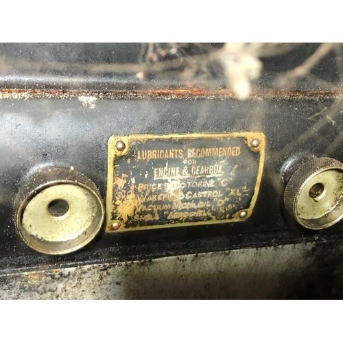 19 - 1935 Bentley 3.5 Litre Thrupp & Maberly DHC
Registration number HDV 278
Chassis number B-8-DG
Black ... 