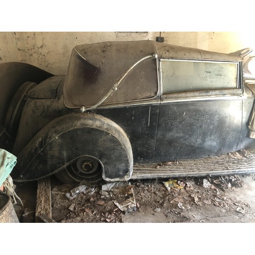 19 - 1935 Bentley 3.5 Litre Thrupp & Maberly DHC
Registration number HDV 278
Chassis number B-8-DG
Black ... 