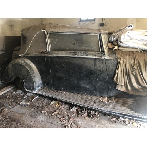 19 - 1935 Bentley 3.5 Litre Thrupp & Maberly DHC
Registration number HDV 278
Chassis number B-8-DG
Black ... 