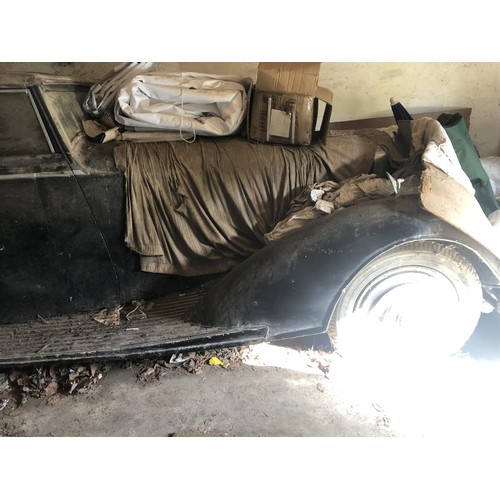 19 - 1935 Bentley 3.5 Litre Thrupp & Maberly DHC
Registration number HDV 278
Chassis number B-8-DG
Black ... 