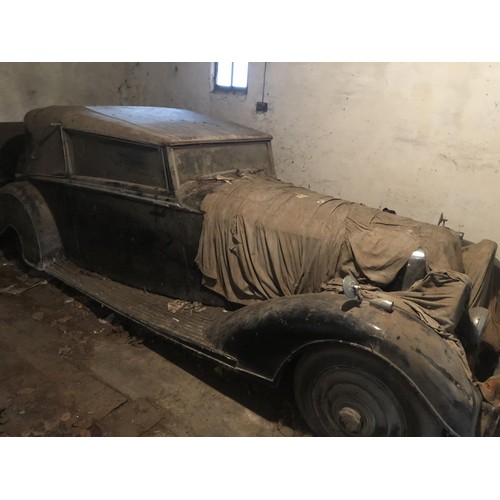 19 - 1935 Bentley 3.5 Litre Thrupp & Maberly DHC
Registration number HDV 278
Chassis number B-8-DG
Black ... 