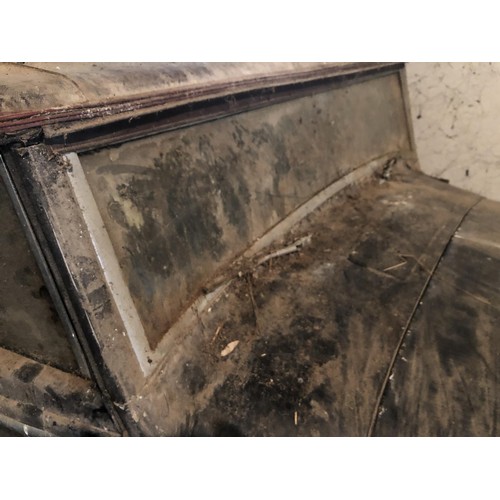 19 - 1935 Bentley 3.5 Litre Thrupp & Maberly DHC
Registration number HDV 278
Chassis number B-8-DG
Black ... 