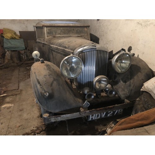 19 - 1935 Bentley 3.5 Litre Thrupp & Maberly DHC
Registration number HDV 278
Chassis number B-8-DG
Black ... 