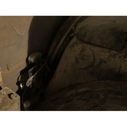 19 - 1935 Bentley 3.5 Litre Thrupp & Maberly DHC
Registration number HDV 278
Chassis number B-8-DG
Black ... 