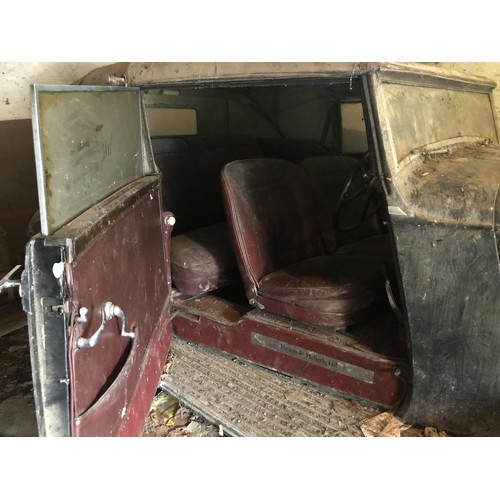 19 - 1935 Bentley 3.5 Litre Thrupp & Maberly DHC
Registration number HDV 278
Chassis number B-8-DG
Black ... 