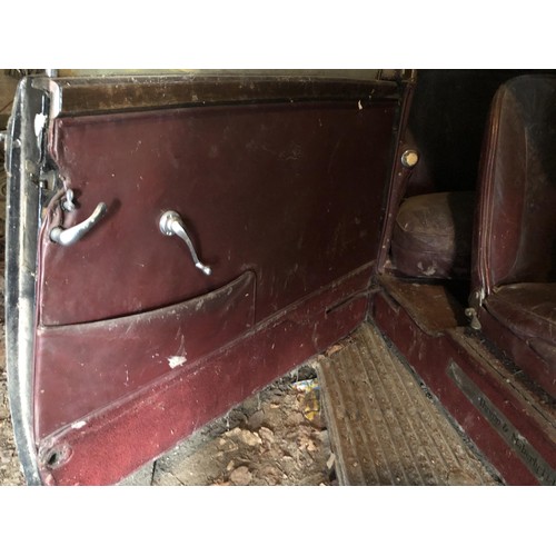 19 - 1935 Bentley 3.5 Litre Thrupp & Maberly DHC
Registration number HDV 278
Chassis number B-8-DG
Black ... 