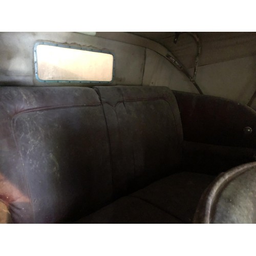 19 - 1935 Bentley 3.5 Litre Thrupp & Maberly DHC
Registration number HDV 278
Chassis number B-8-DG
Black ... 