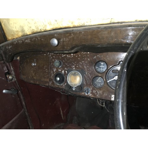 19 - 1935 Bentley 3.5 Litre Thrupp & Maberly DHC
Registration number HDV 278
Chassis number B-8-DG
Black ... 