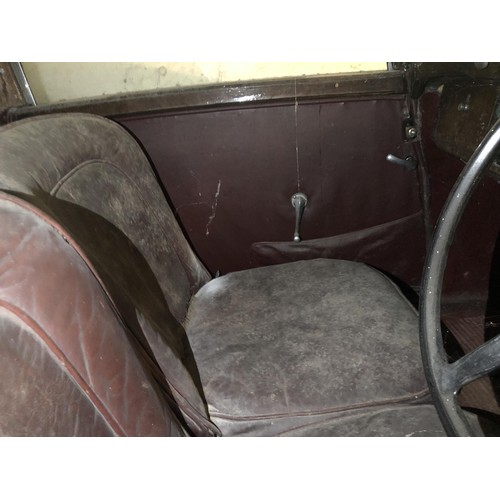 19 - 1935 Bentley 3.5 Litre Thrupp & Maberly DHC
Registration number HDV 278
Chassis number B-8-DG
Black ... 