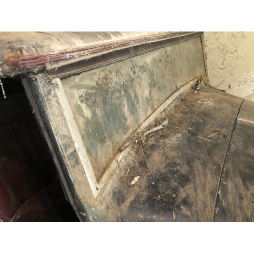 19 - 1935 Bentley 3.5 Litre Thrupp & Maberly DHC
Registration number HDV 278
Chassis number B-8-DG
Black ... 