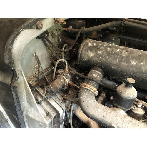 19 - 1935 Bentley 3.5 Litre Thrupp & Maberly DHC
Registration number HDV 278
Chassis number B-8-DG
Black ... 