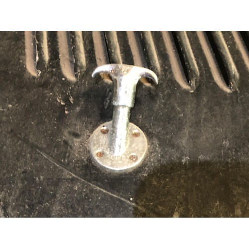 19 - 1935 Bentley 3.5 Litre Thrupp & Maberly DHC
Registration number HDV 278
Chassis number B-8-DG
Black ... 