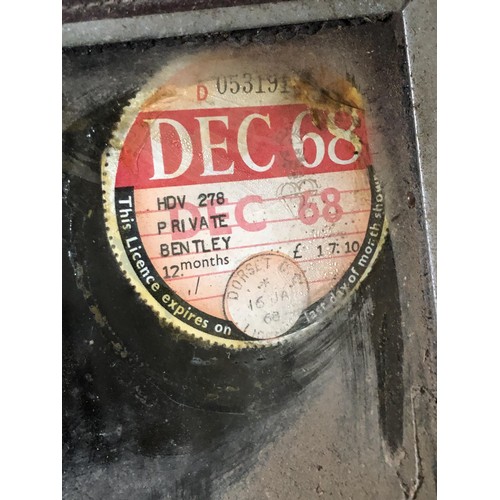 19 - 1935 Bentley 3.5 Litre Thrupp & Maberly DHC
Registration number HDV 278
Chassis number B-8-DG
Black ... 