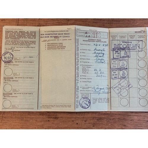 19 - 1935 Bentley 3.5 Litre Thrupp & Maberly DHC
Registration number HDV 278
Chassis number B-8-DG
Black ... 