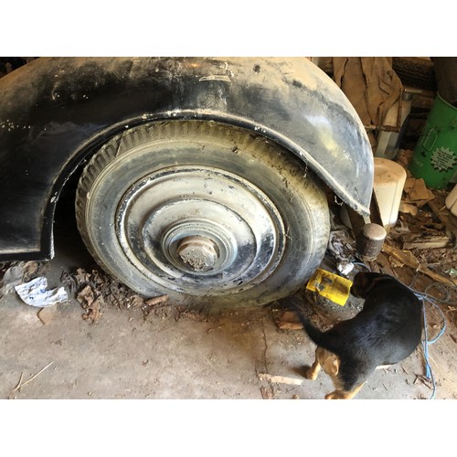 19 - 1935 Bentley 3.5 Litre Thrupp & Maberly DHC
Registration number HDV 278
Chassis number B-8-DG
Black ... 