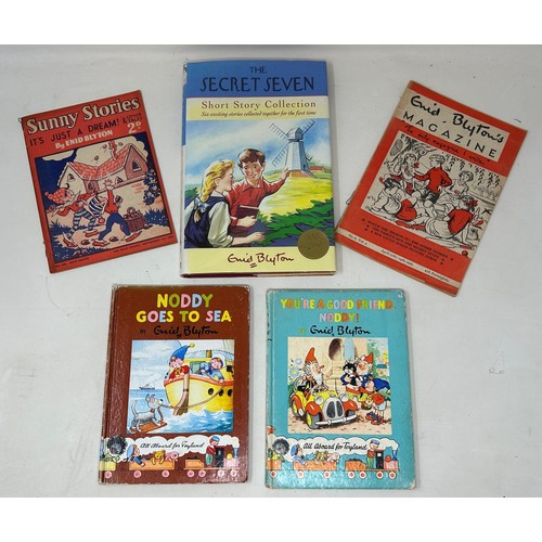 76 - Assorted copies of the Enid Blyton Magazine, Noddy Goes To Sea, You're  A Good Friend, Noddy (box)