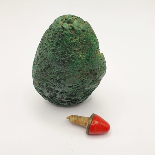 28 - A Chinese green stone snuff bottle, 7.5 cm high Provenance: From a single owner collection of snuff ... 