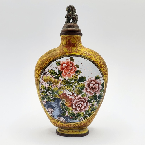 7 - A Chinese cloisonné snuff bottle, with a character mark to base, 9.5 cm high   
Provenance: From a s... 