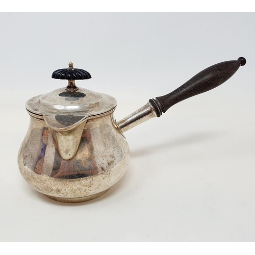 639 - A late 18th century silver brandy pan, with a finial and a turned wood handle, London 1792, 8.4 ozt ... 