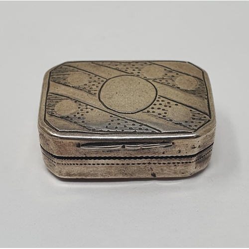 670 - A 19th century vinaigrette, a rectangular form having canted corners, with a floral pierced grill, 2... 