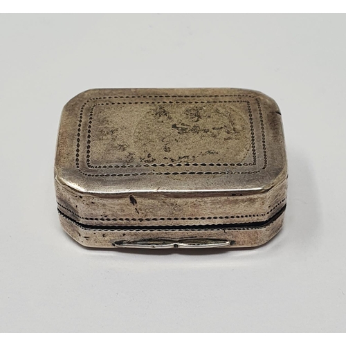 670 - A 19th century vinaigrette, a rectangular form having canted corners, with a floral pierced grill, 2... 