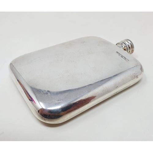 666 - A silver hip flask, Sheffield 1995, 5.6 ozt, 13 cm high