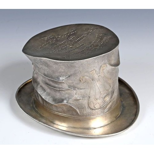 656 - An unusual Continental silver and silver gilt coloured metal vase, in the form of a top hat, the ext... 