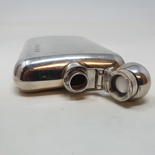 602 - A silver hip flask, Sheffield 2004, 5.6 ozt, 14 cm high