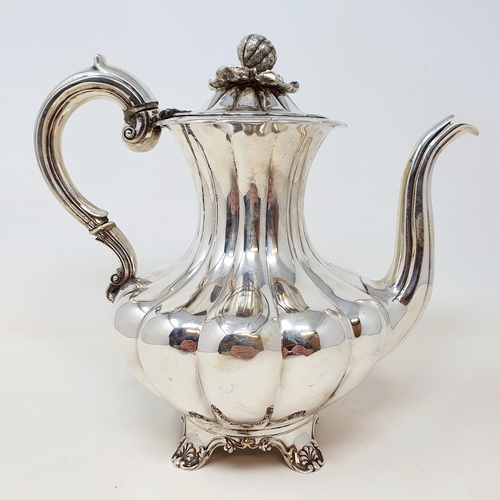 400 - An early Victorian silver coffee pot, London 1842, 21.6 ozt  Provenance:  From a large single owner ... 