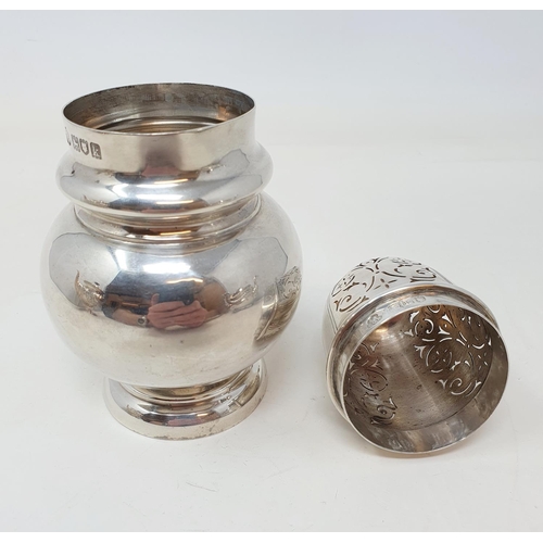 403 - An Edward VII silver sifter, London 1905, 7.1 ozt  Provenance:  From a large single owner collection... 