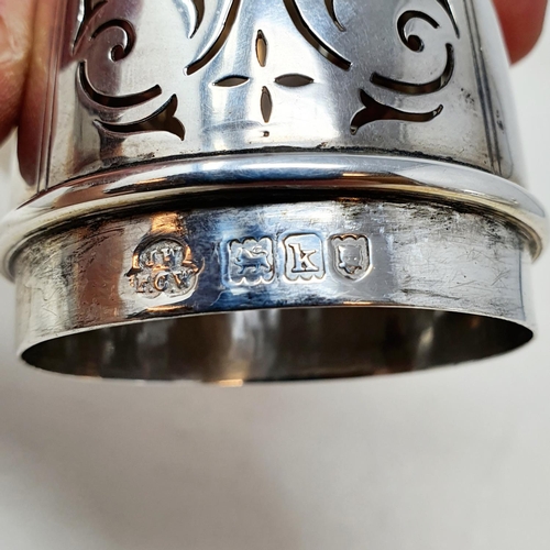 403 - An Edward VII silver sifter, London 1905, 7.1 ozt  Provenance:  From a large single owner collection... 