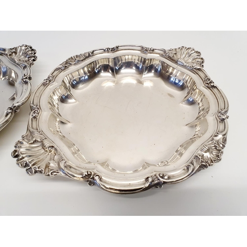 420 - A pair of early Victorian silver tureen bases, with shell handles, London 1841, 32 ozt (2) 
Provenan... 