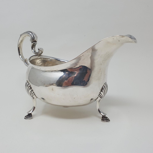 427 - A George II Irish silver sauce boat, 1739, 8.9 ozt, Provenance: From a large single owner collection... 